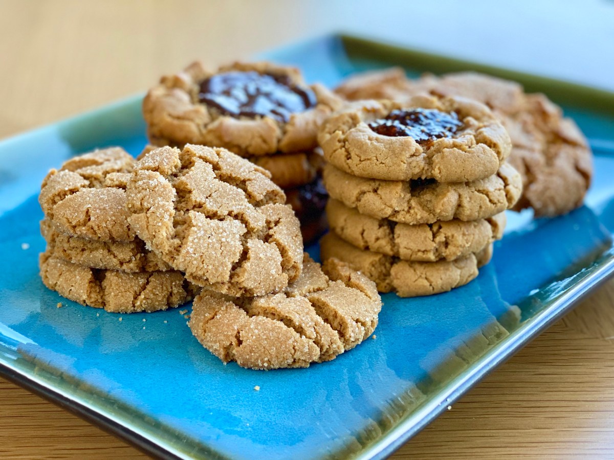 s01e02 Flourless Peanut Butter Cookies